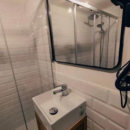 Theone Alfama Lisboa