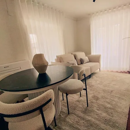 Theone Alfama Apartamento *