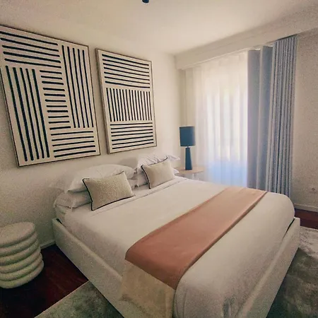 Theone Alfama Apartamento *