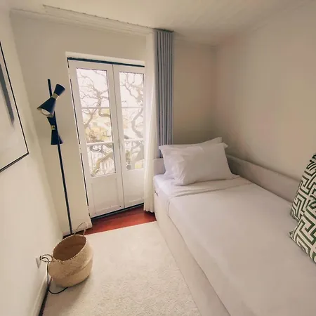Apartment Theone Alfama Lisbon