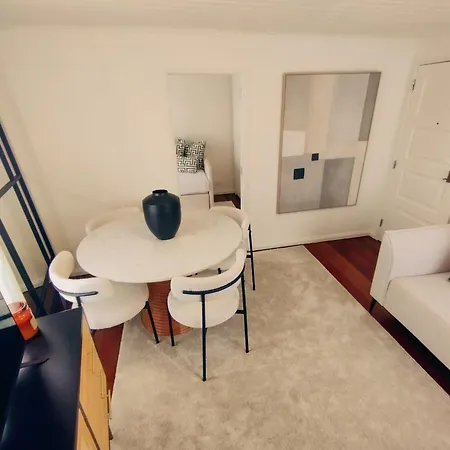 Theone Alfama Apartmán *