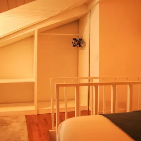 Apartment Theone Alfama Lisbon