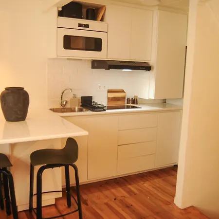 Theone Alfama Apartmán *