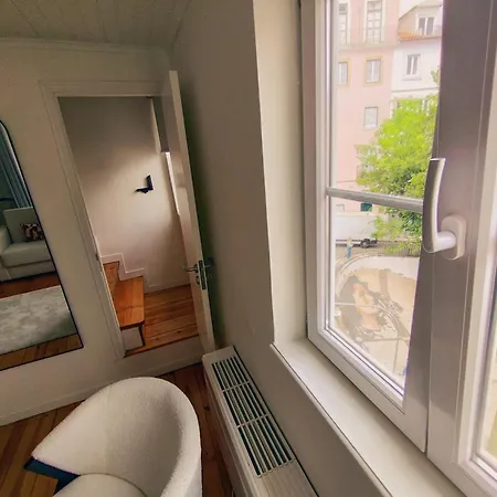 Theone Alfama Apartamento *